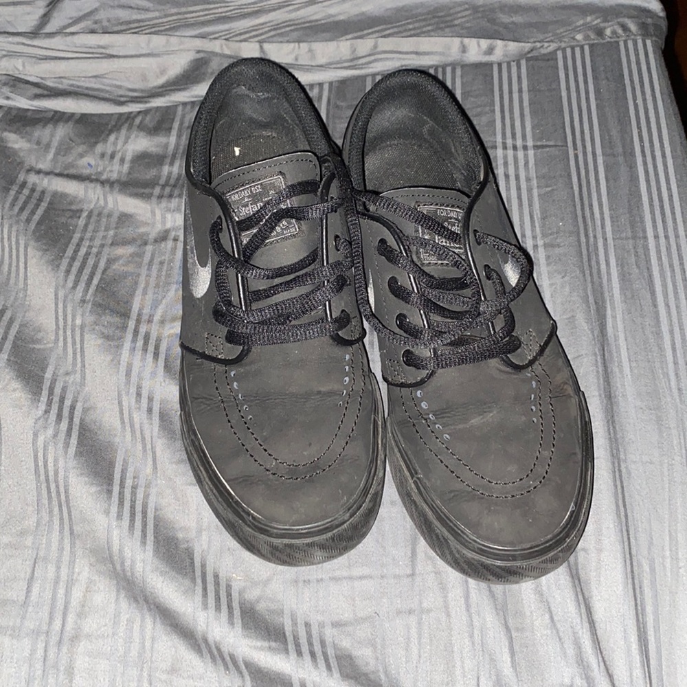 Well loved skater girl shoes